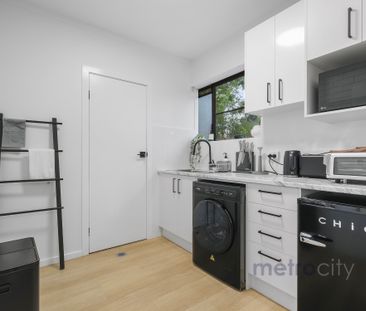 Modern Furnished Studio in Wavell Heights – Private & Comfortable! - Photo 4