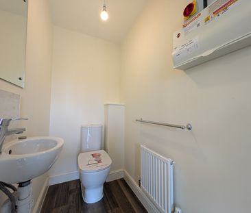 4 bedroom detached house to rent - Photo 3