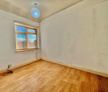 Calverley Moor Avenue, Pudsey - Photo 2