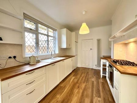 4 bedroom detached house to rent - Photo 3