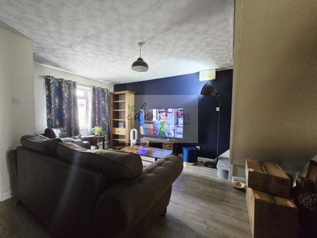 2 bedroom semi-detached house to rent - Photo 2