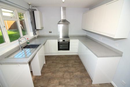 2 bedroom semi-detached house to rent - Photo 4