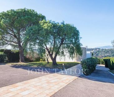 Maison à louer Cagnes Sur Mer, Cote d'Azur, France8 500 EUR / Mois - Photo 2