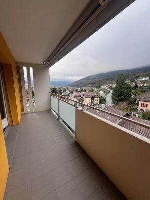 Spacieux appartement de 2.5 pièces avec balcon - Foto 1