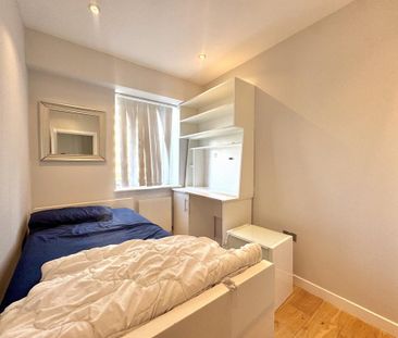 3 bedroom flat to rent - Photo 4
