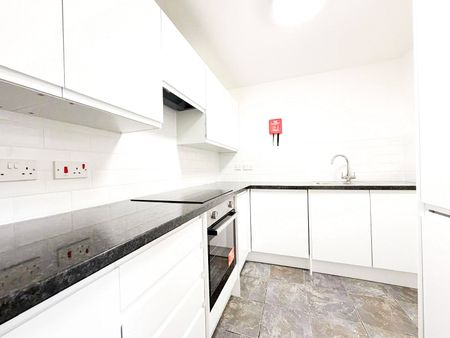 Whiteoak Road, Fallowfield, Manchester, M14 6WT - Photo 5