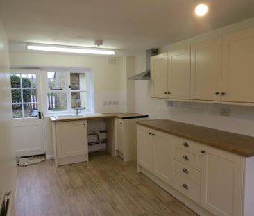 2 bedroom end of terrace house to rent - Photo 5