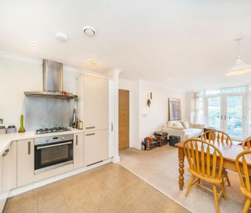 2 bedroom flat to rent - Photo 5