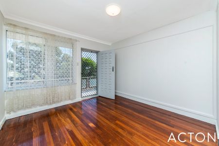 51 GREEN STREET, Mount Hawthorn. - Photo 2