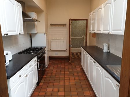 East Parade, Heworth - P1320 - Photo 2