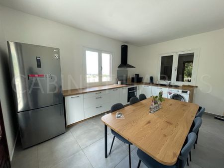 A LOUER - CHAMBRE MEUBLÉE d'environ 11.20 m² - LE TAMPON - 527 € - Photo 3