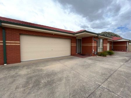 Lovely Low Maintenance 3 Bedroom Townhouse – Shepparton - Photo 2