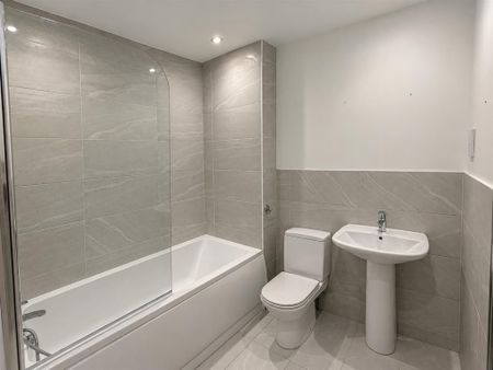 3 bed House - Townhouse To Let - Photo 4