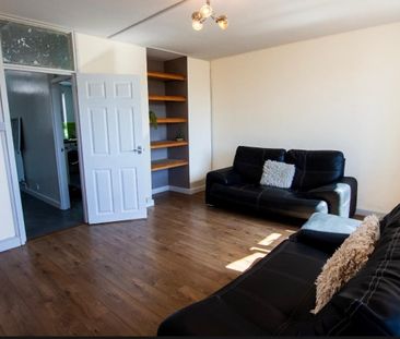 2 Bed Maisonette, Barry House, SE16 - Photo 1