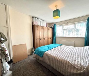 Stroudwood Road, Havant, PO9 - Photo 1
