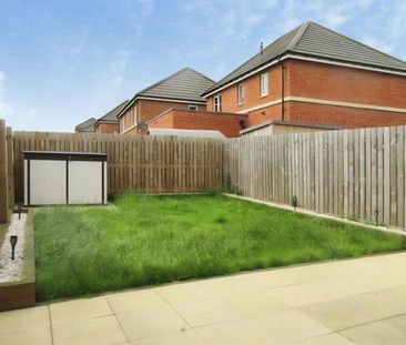 Leicester Square, Crossgates, Leeds - Photo 1