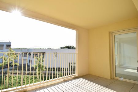 location Appartement T2 DE 41.82m² À HYERES - Photo 3