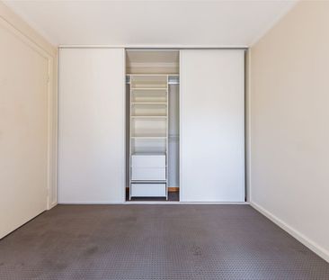 Charming unit in great location! - Photo 1