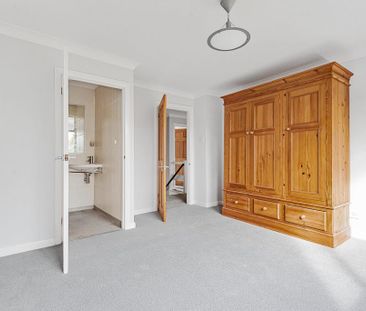 4 bedroom detached house to rent - Photo 4