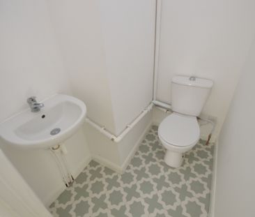 3 Bedroom Terraced House - Photo 6