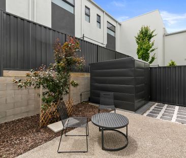 Modernise Your Lifestyle in this Convenient Gem - Photo 3