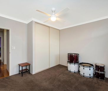 Modern home with plenty of space - Photo 5