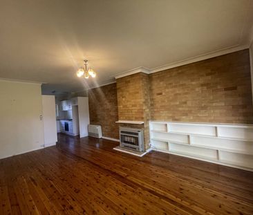 Two-bedroom unit situated just minutes from Dean Street. - Photo 1
