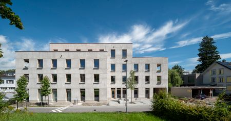 Erstvermietung: Exklusive 4.5 Zimmer-Wohnung mit natürlichen Baumaterialien - Photo 2