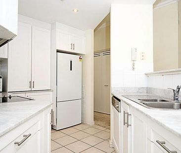 Convenient Location! - Photo 5