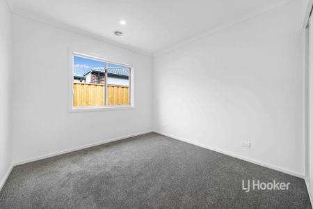 29 Imitation Road, Tarneit VIC - Photo 3