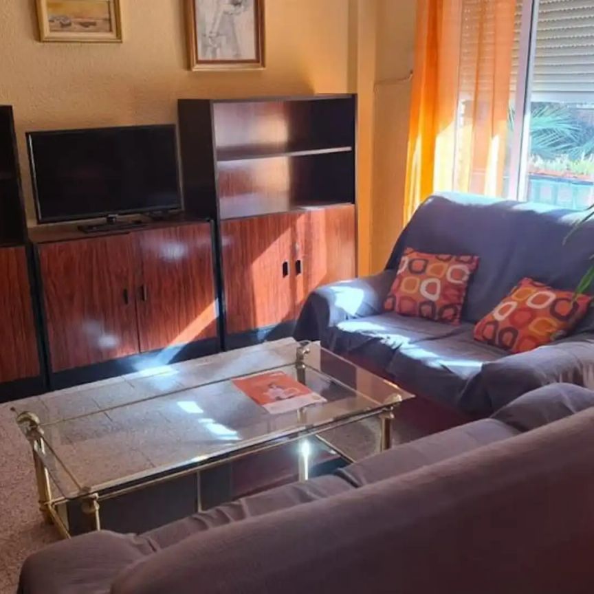 Piso de alquiler en Carrer del Falutx, Les Tendetes - Avenida Burjassot - Photo 1