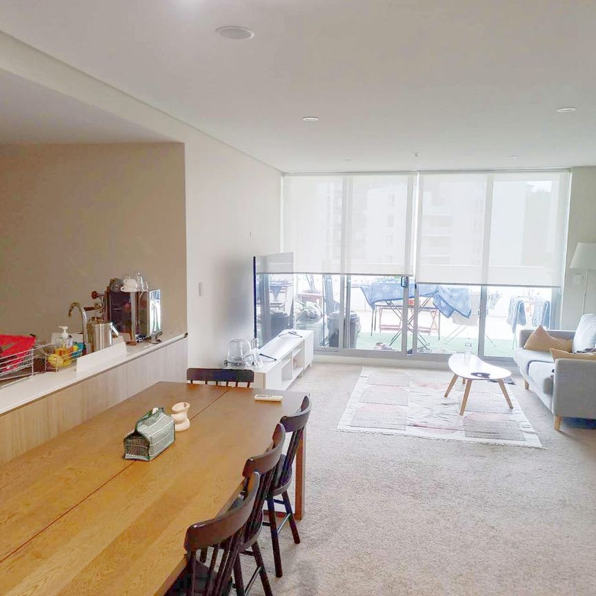 Modern 2 bedroom apartment in Carlingford with large courtyard - Photo 1