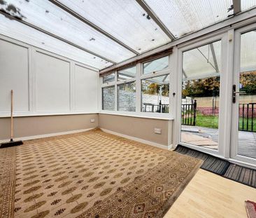 4 bedroom semi-detached house to rent - Photo 6