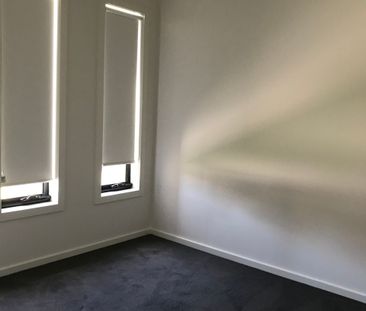 Modern Large Family Home for Contemporary Living&excl; - Photo 4