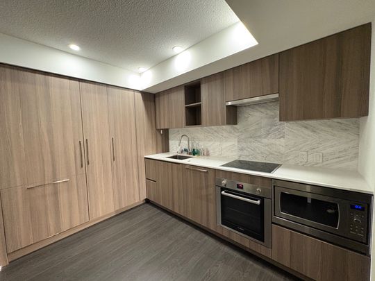 For Lease - 19 Bathurst Street Unit# 2011, Toronto, Ontario - Photo 1