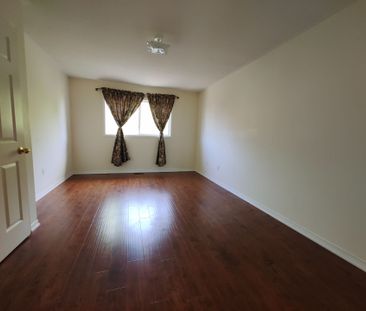 For Lease - 19 Macgregor Avenue, Richmond Hill, Ontario - Photo 2