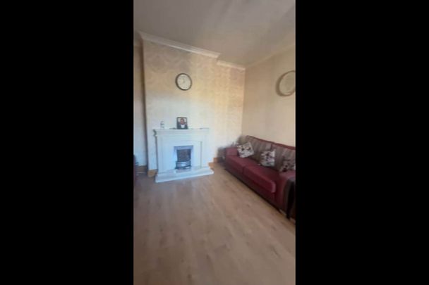 6 Bed Detached House, Birmingham Road, B70 - Photo 1