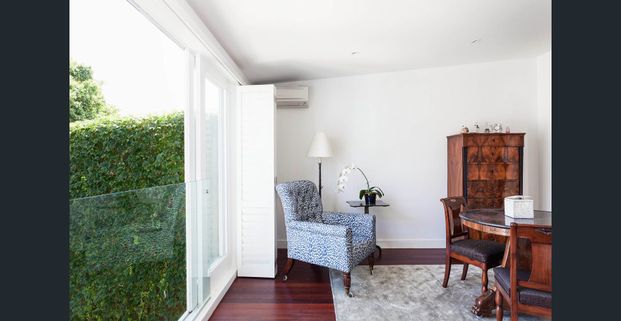 Sunfilled, Spacious, Sandstone Terrace in the Heart of Paddington - Photo 1