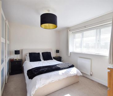 3 bedroom end of terrace house to rent - Photo 6