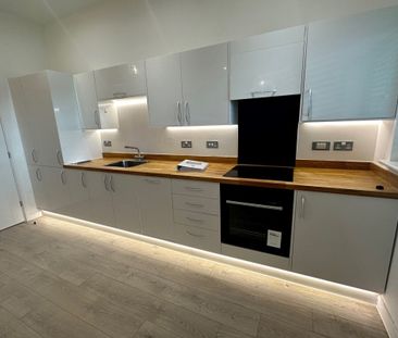 Edinburgh Gate - Photo 3