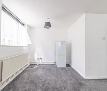 Available unfurnished from 09/01/2026 - Photo 1