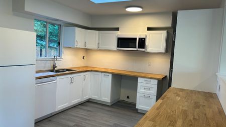 667 Sixth Street- Upper - Photo 4