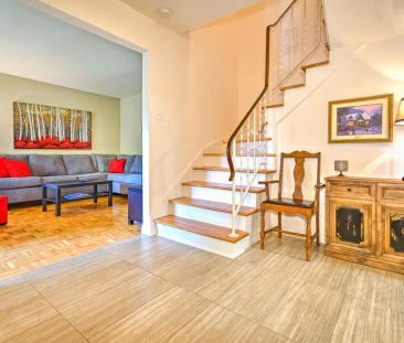 Beacon Hill Villa — 5.5 - Photo 1