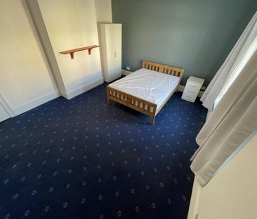 5 bedroom house of multiple occupation to rent - Photo 2