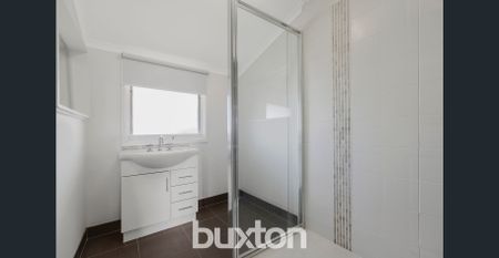 FULLY RENOVATED TOWN HOUSE - BEACH ON YOUR DOORSTEP - Photo 5