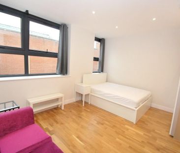 Studio Flat, Market Place, RG1 - Photo 1