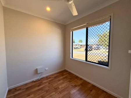 Welcome Home to the Northern Beaches! - Photo 3