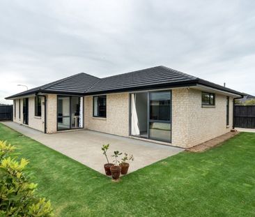 Three Bedroom Home - Photo 4