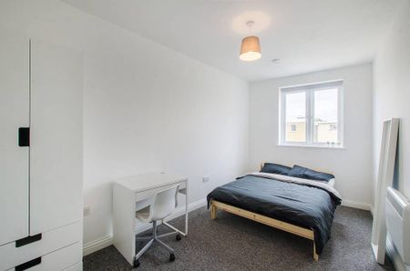 4 bedroom flat to rent - Photo 4