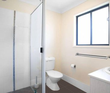 We are delighted to offer this spacious 4 bedroom family home for r... - Photo 4